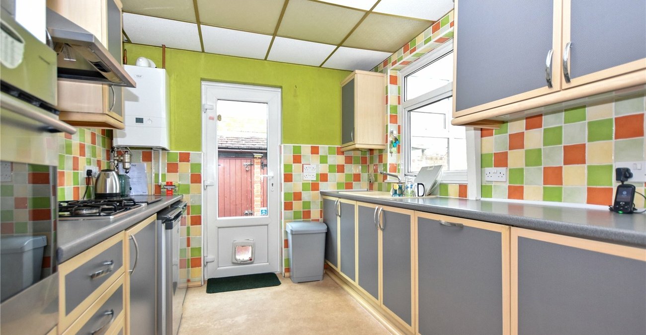 2 bedroom bungalow for sale in Bexleyheath | Robinson Jackson