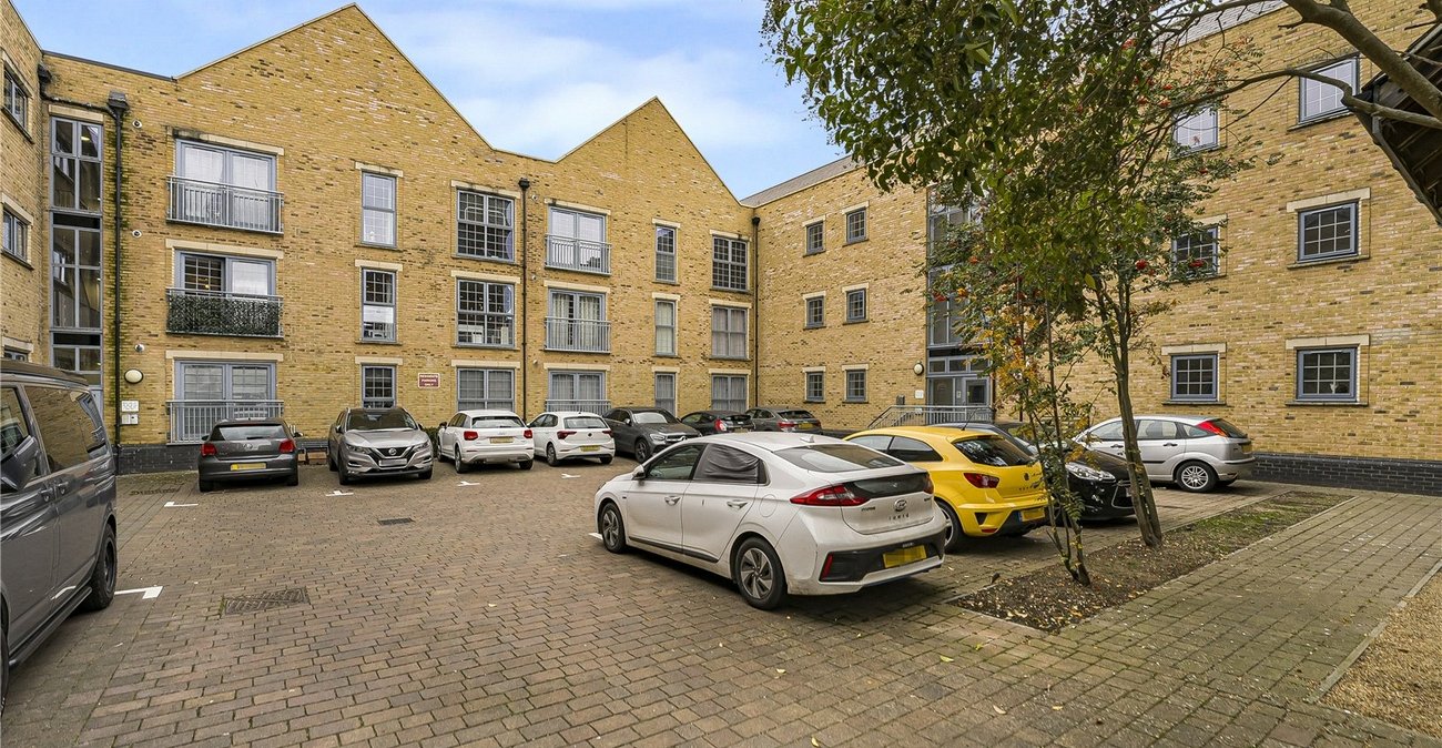 2 bedroom property for sale in South Darenth | Robinson Jackson