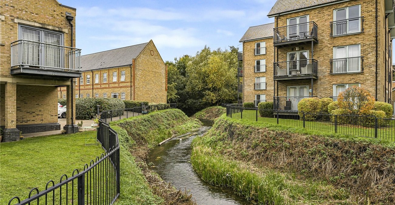 2 bedroom property for sale in South Darenth | Robinson Jackson