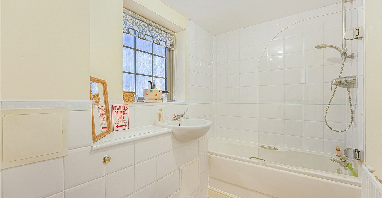 2 bedroom property for sale in South Darenth | Robinson Jackson