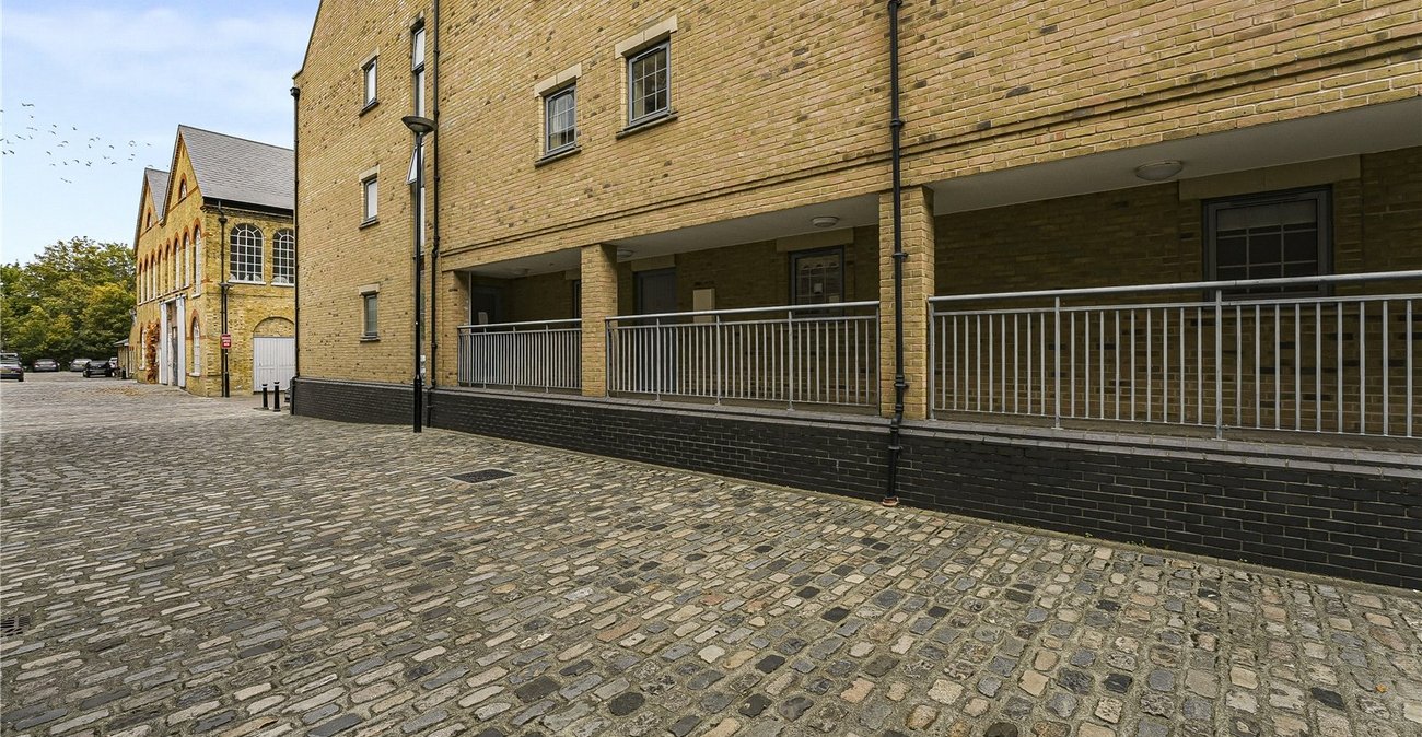 2 bedroom property for sale in South Darenth | Robinson Jackson