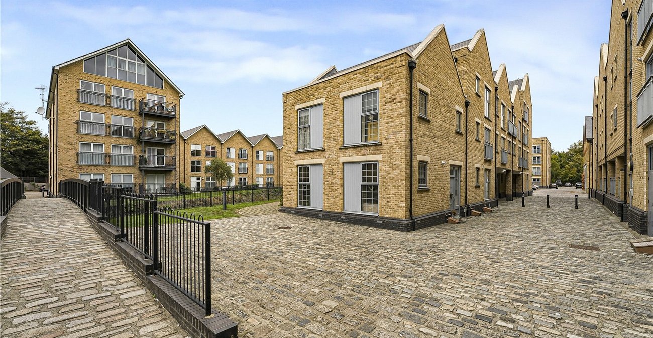 2 bedroom property for sale in South Darenth | Robinson Jackson