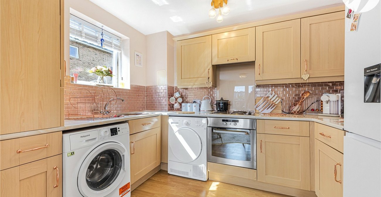 2 bedroom property for sale in South Darenth | Robinson Jackson