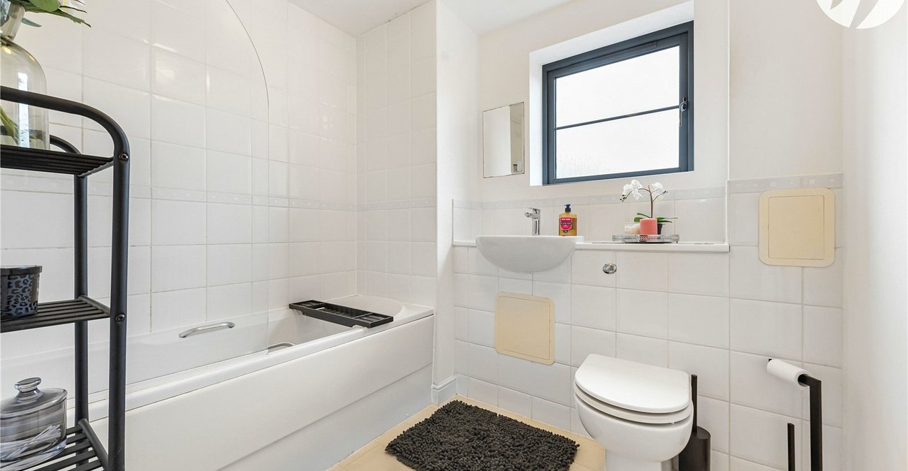 1 bedroom property for sale in South Darenth | Robinson Jackson