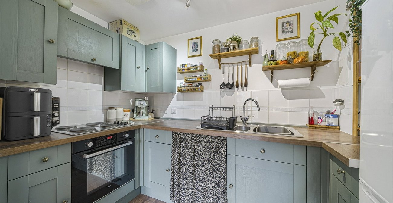 2 bedroom property for sale in South Darenth | Robinson Jackson