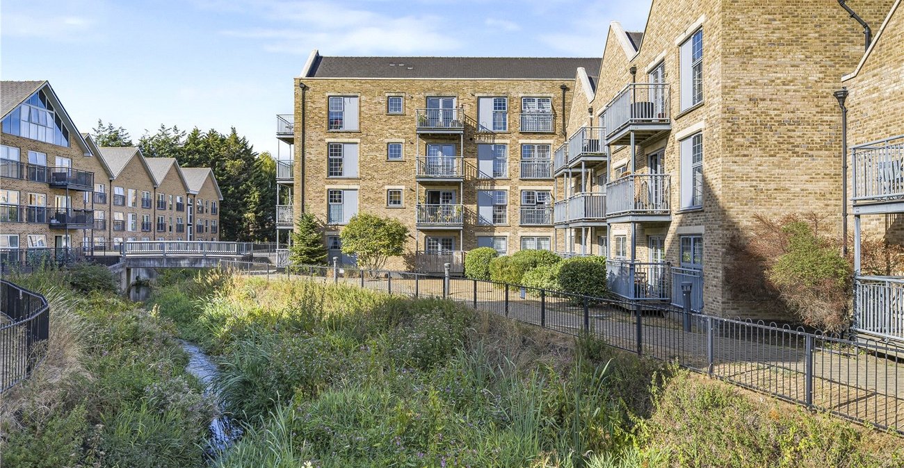 2 bedroom property for sale in South Darenth | Robinson Jackson