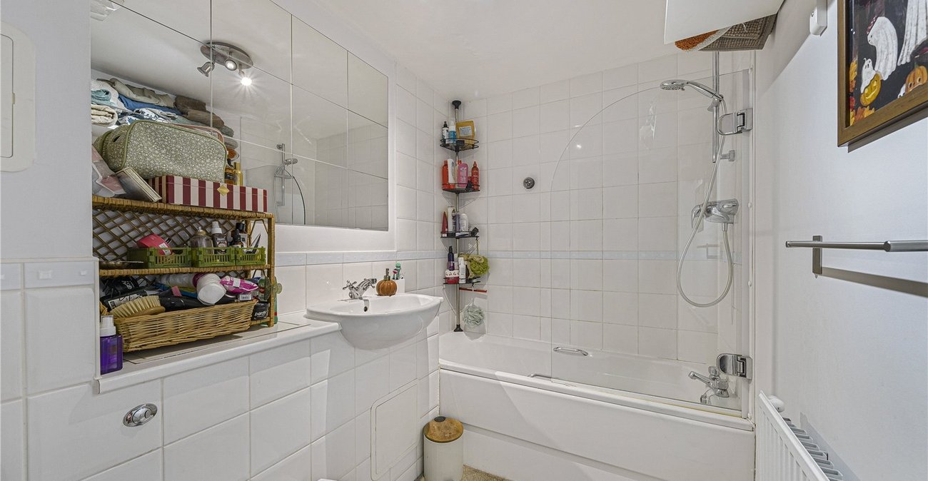 2 bedroom property for sale in South Darenth | Robinson Jackson