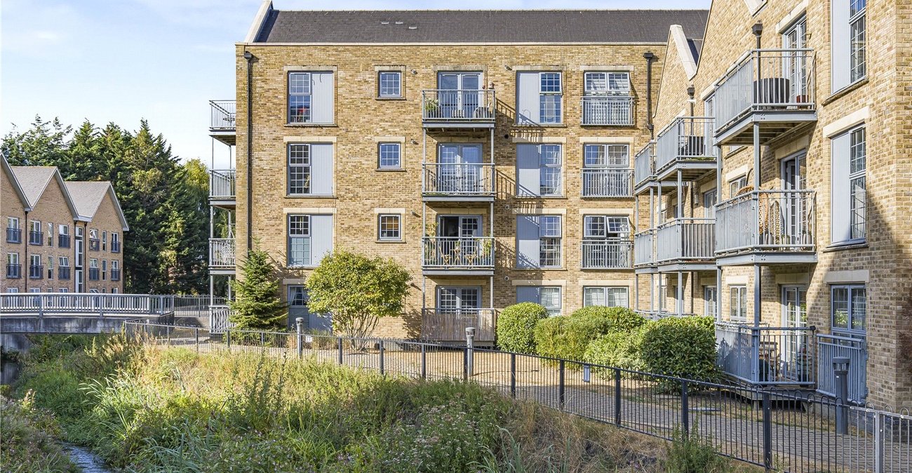 2 bedroom property for sale in South Darenth | Robinson Jackson