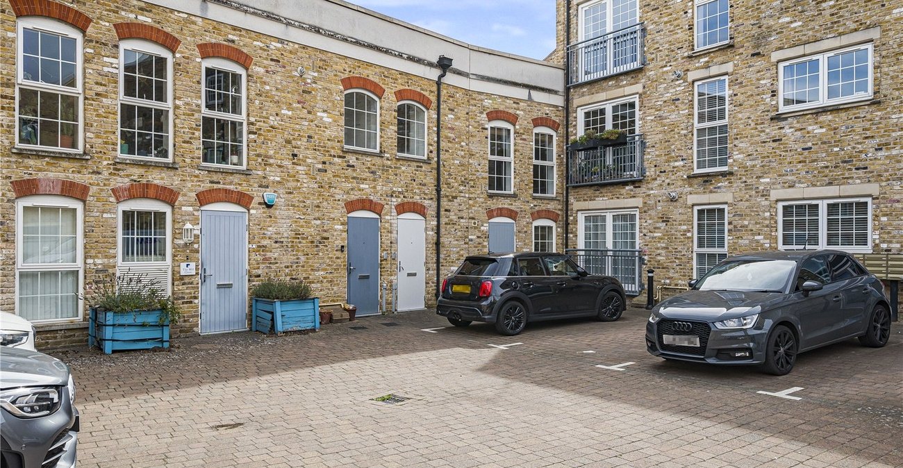 2 bedroom property for sale in South Darenth | Robinson Jackson