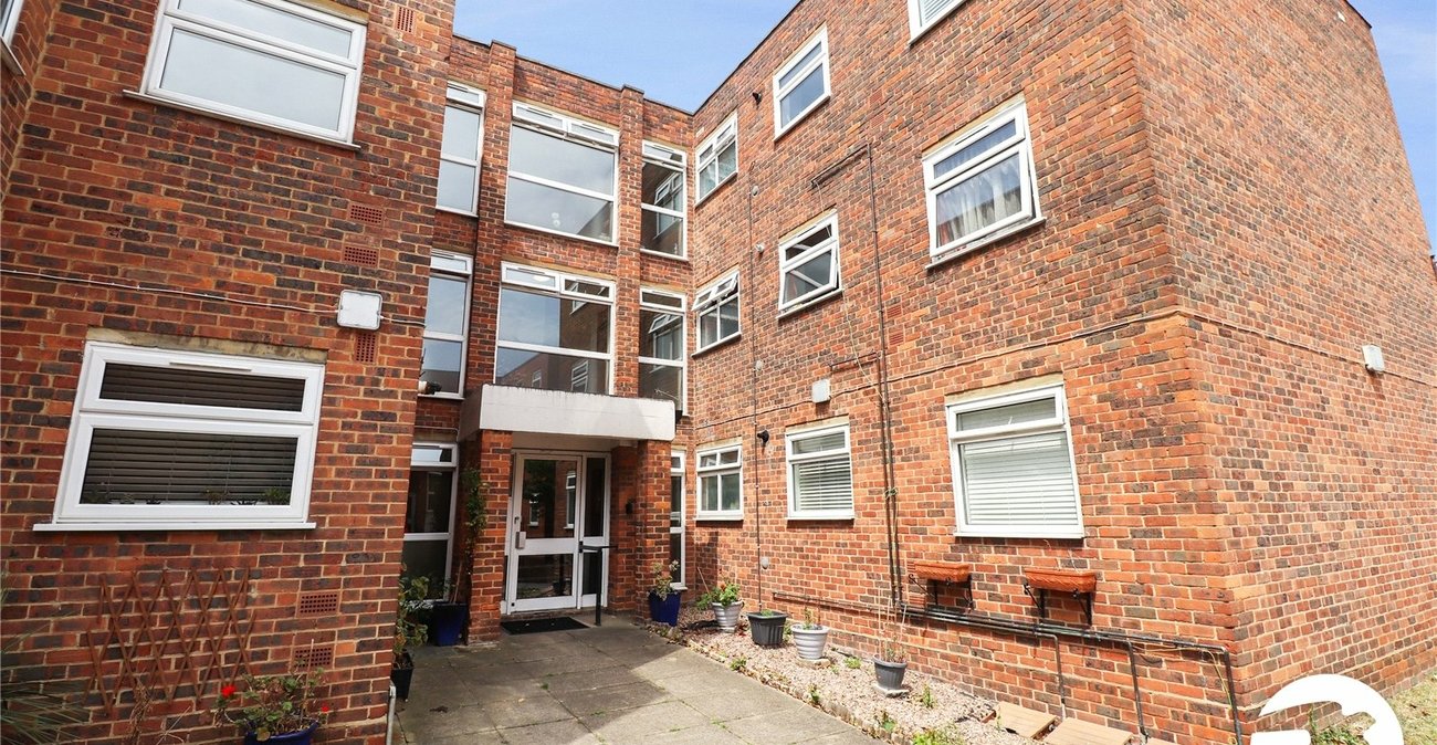 2 bedroom property for sale in Belvedere | Robinson Jackson