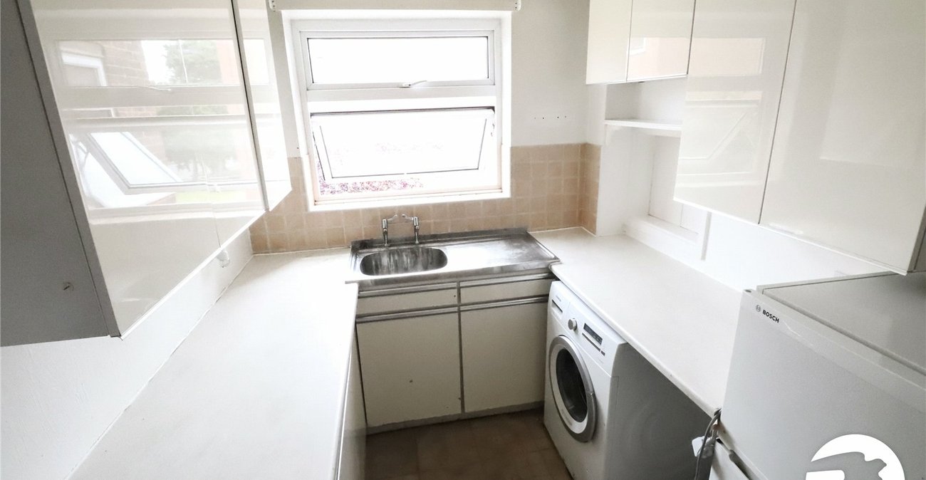 2 bedroom property for sale in Belvedere | Robinson Jackson