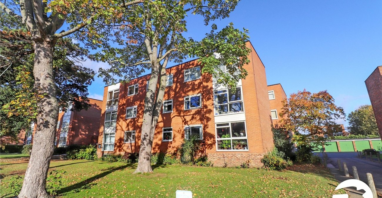 2 bedroom property for sale in Belvedere | Robinson Jackson