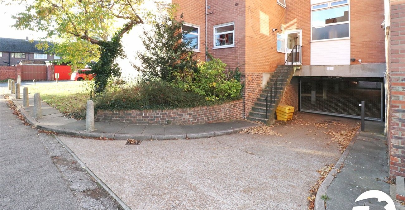 2 bedroom property for sale in Belvedere | Robinson Jackson