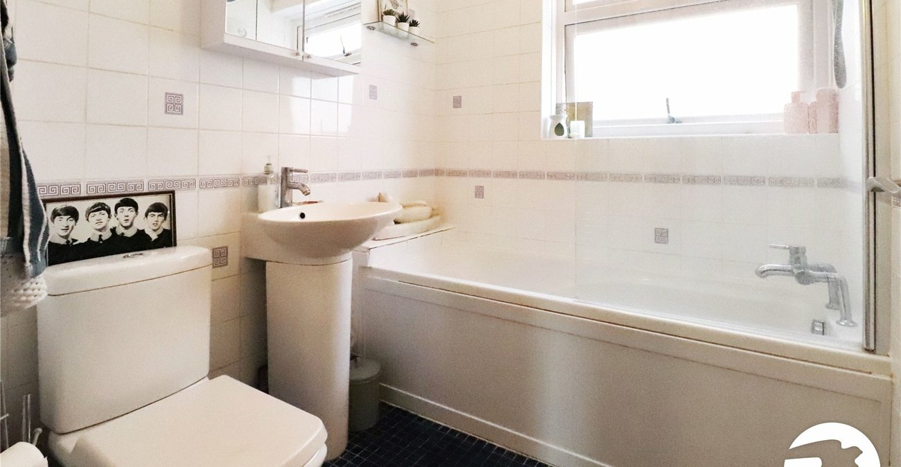 2 bedroom property for sale in Belvedere | Robinson Jackson