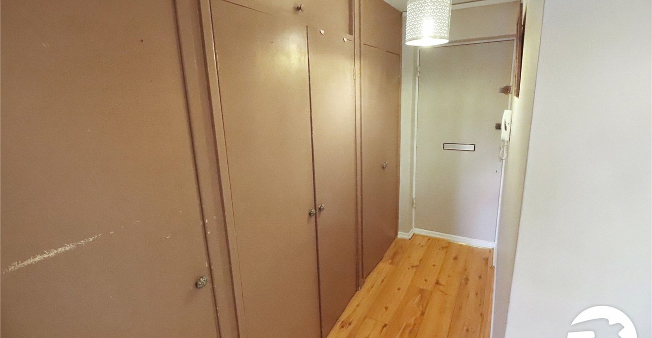 2 bedroom property for sale in Belvedere | Robinson Jackson