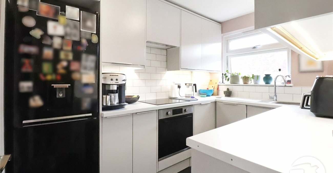 2 bedroom property for sale in Belvedere | Robinson Jackson