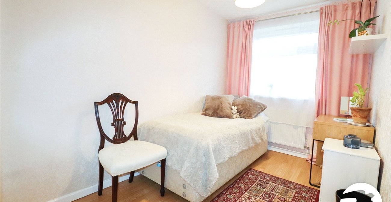 2 bedroom property for sale in Belvedere | Robinson Jackson