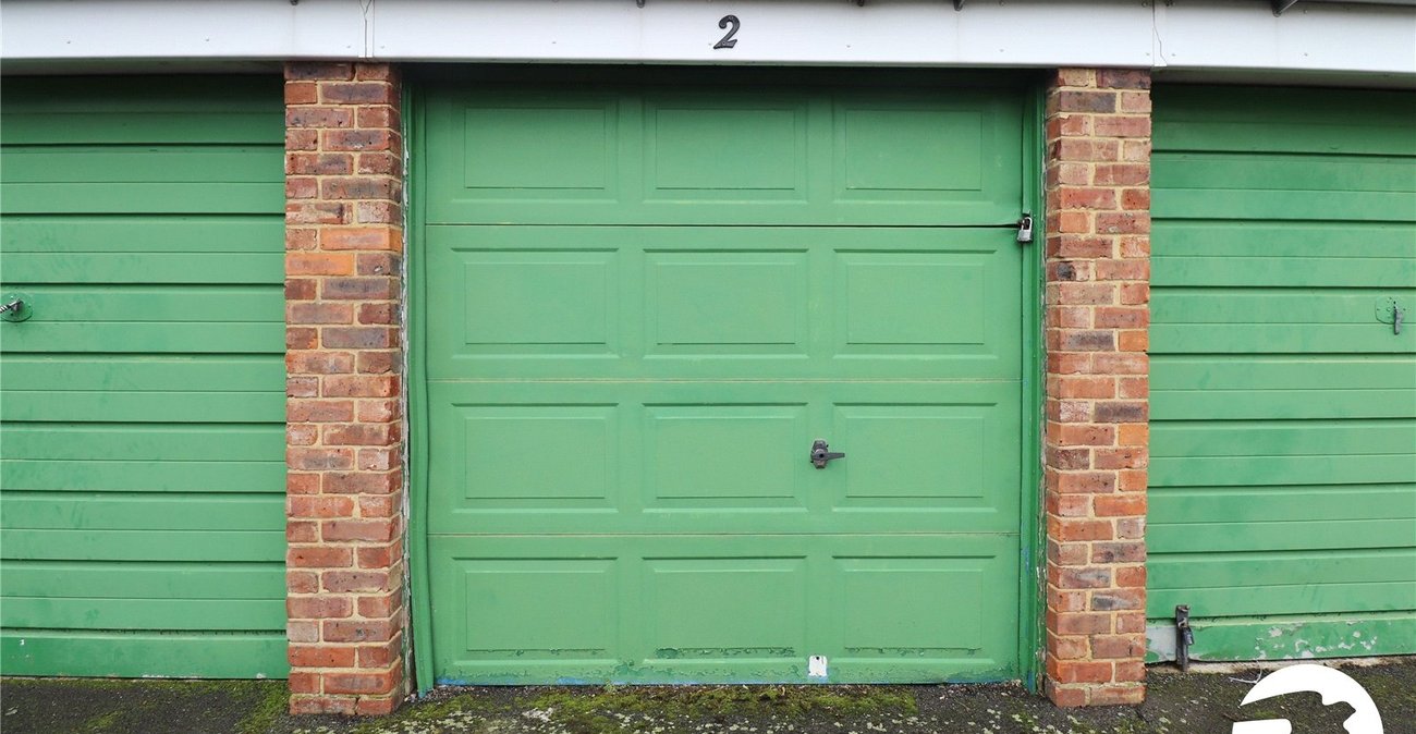 2 bedroom property for sale in Belvedere | Robinson Jackson