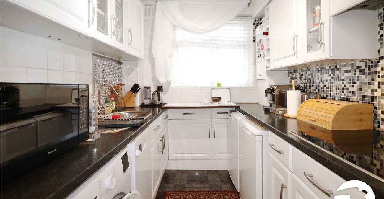 2 bedroom property for sale in Belvedere | Robinson Jackson