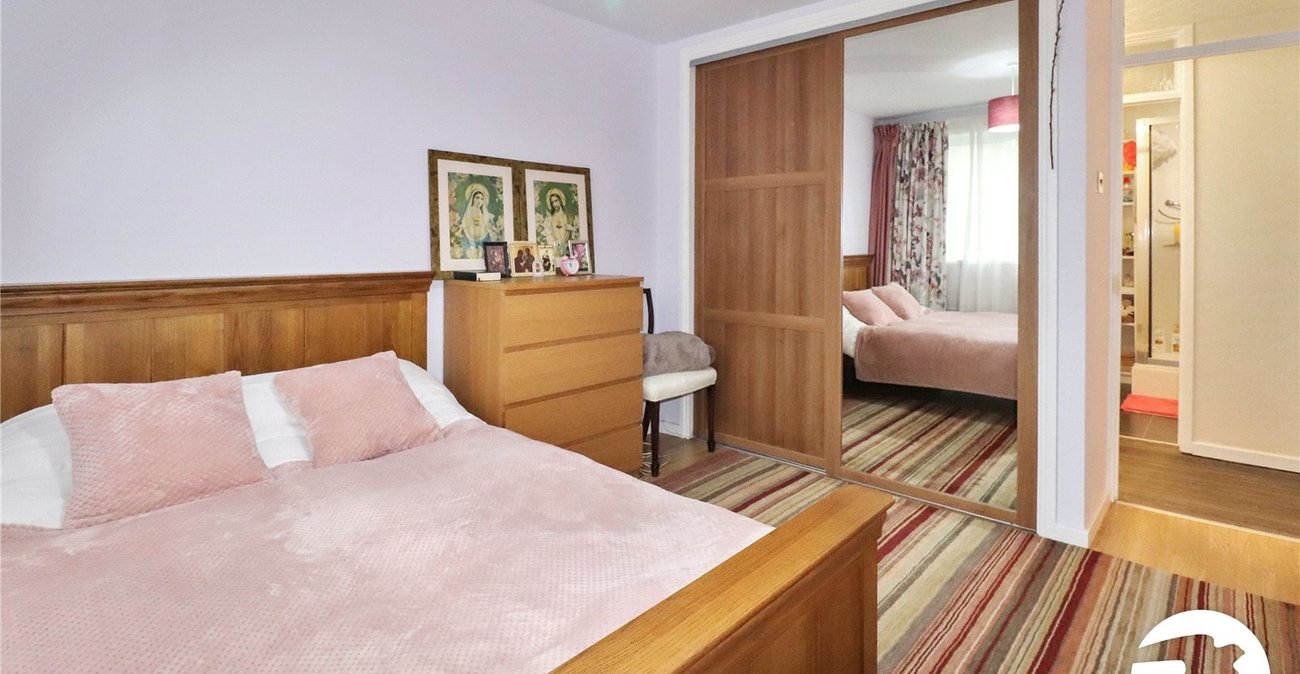 2 bedroom property for sale in Belvedere | Robinson Jackson