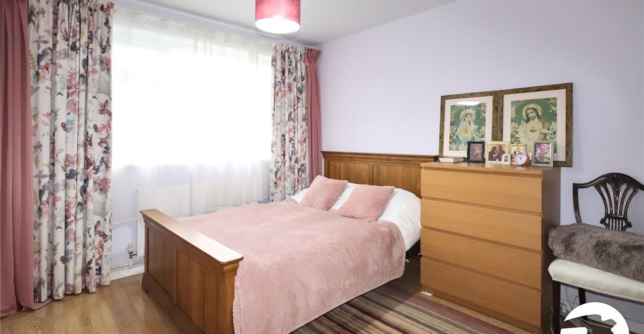 2 bedroom property for sale in Belvedere | Robinson Jackson