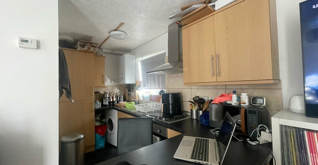 1 bedroom property for sale in Essex Road | Robinson Michael & Jackson