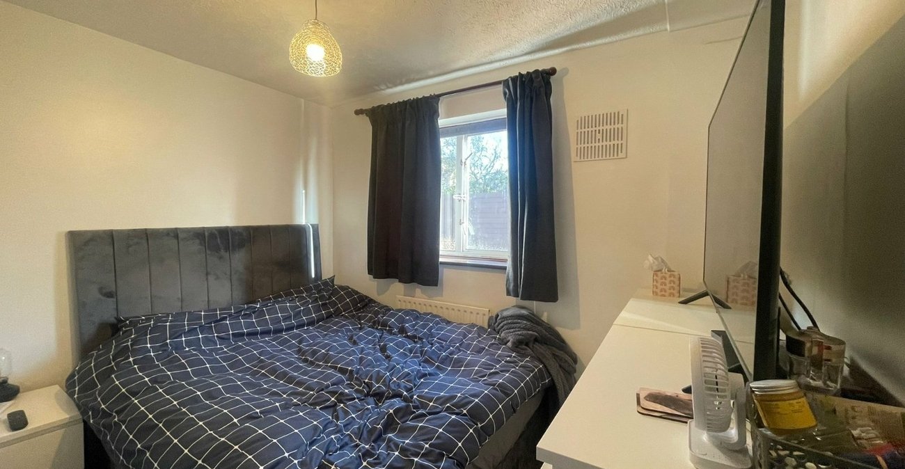 1 bedroom property for sale in Gravesend | Robinson Michael & Jackson