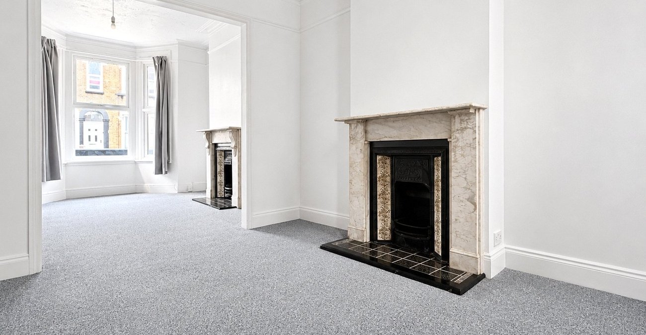 3 bedroom house for sale in London | Robinson Jackson