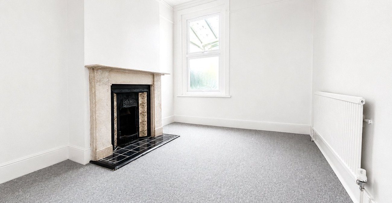 3 bedroom house for sale in London | Robinson Jackson