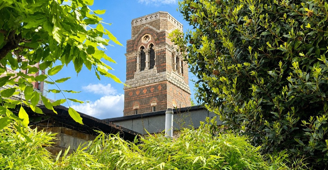 3 bedroom house for sale in London | Robinson Jackson