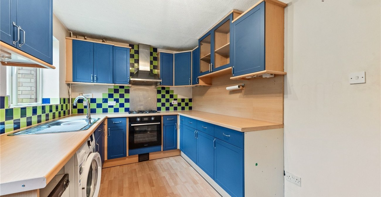 2 bedroom house for sale in Greenhithe | Robinson Jackson