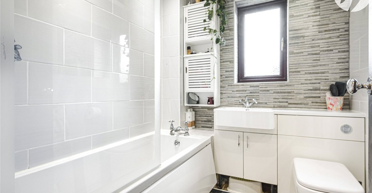 3 bedroom house for sale in Greenhithe | Robinson Jackson