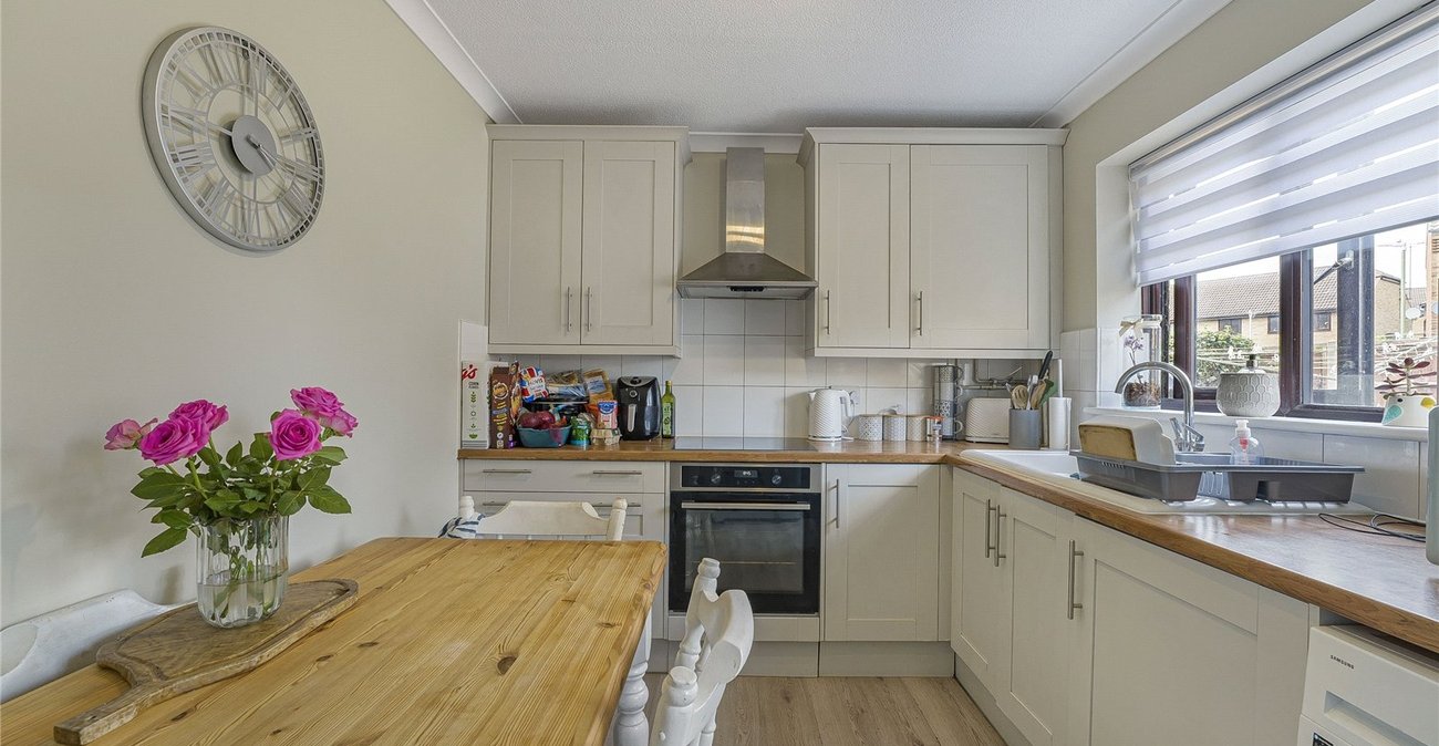 2 bedroom house for sale in Greenhithe | Robinson Jackson