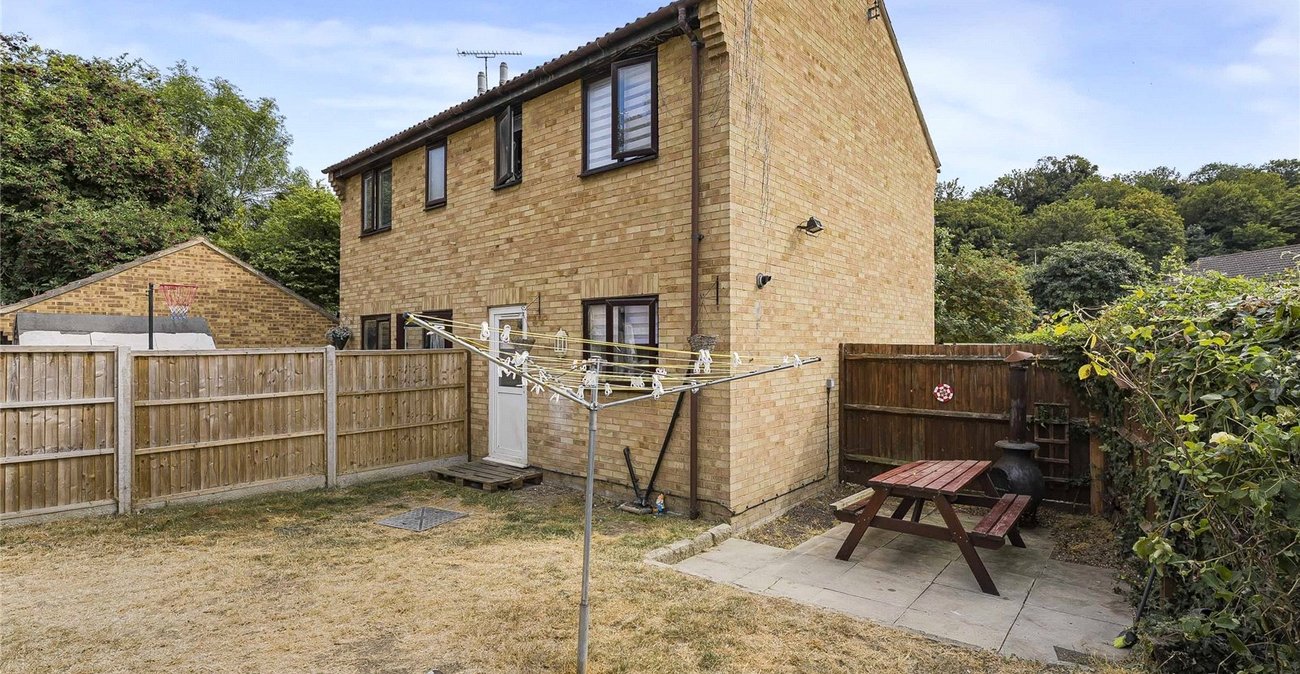 2 bedroom house for sale in Greenhithe | Robinson Jackson