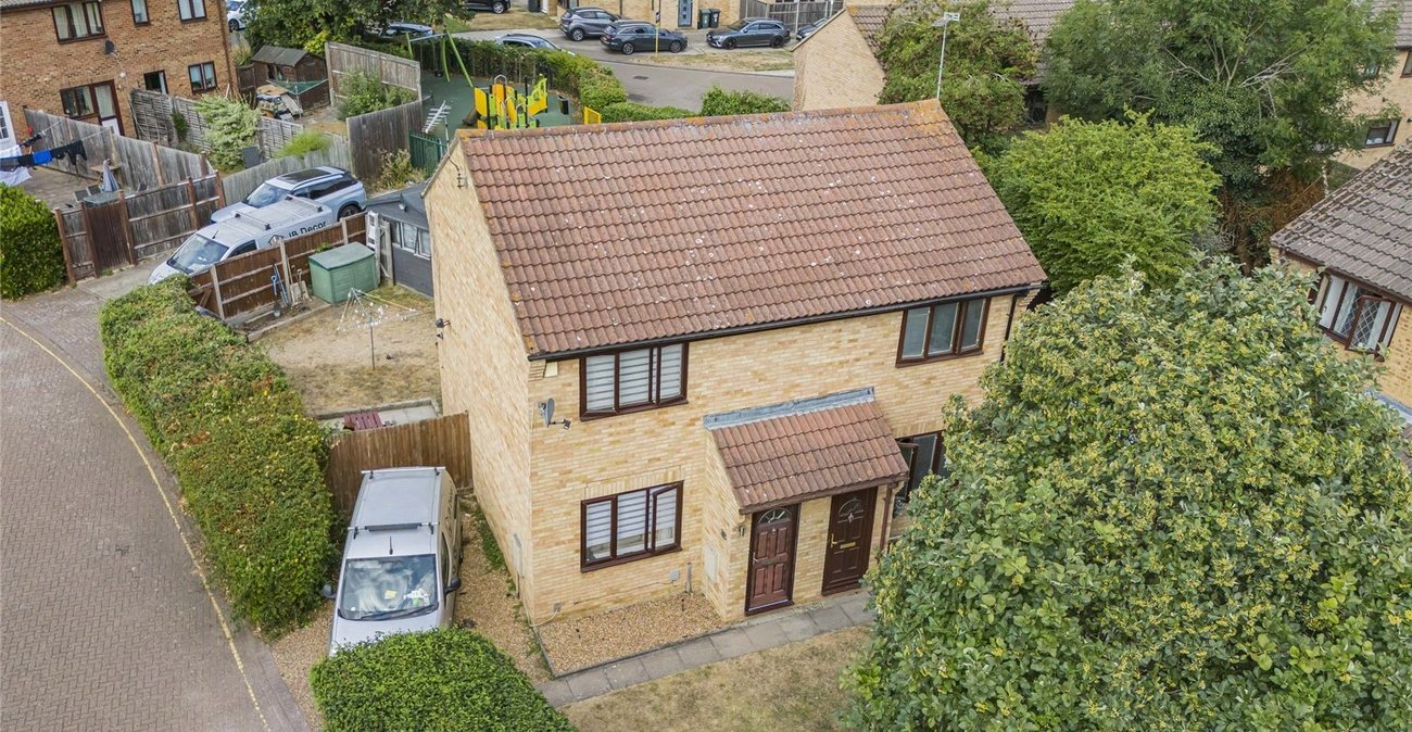 2 bedroom house for sale in Greenhithe | Robinson Jackson