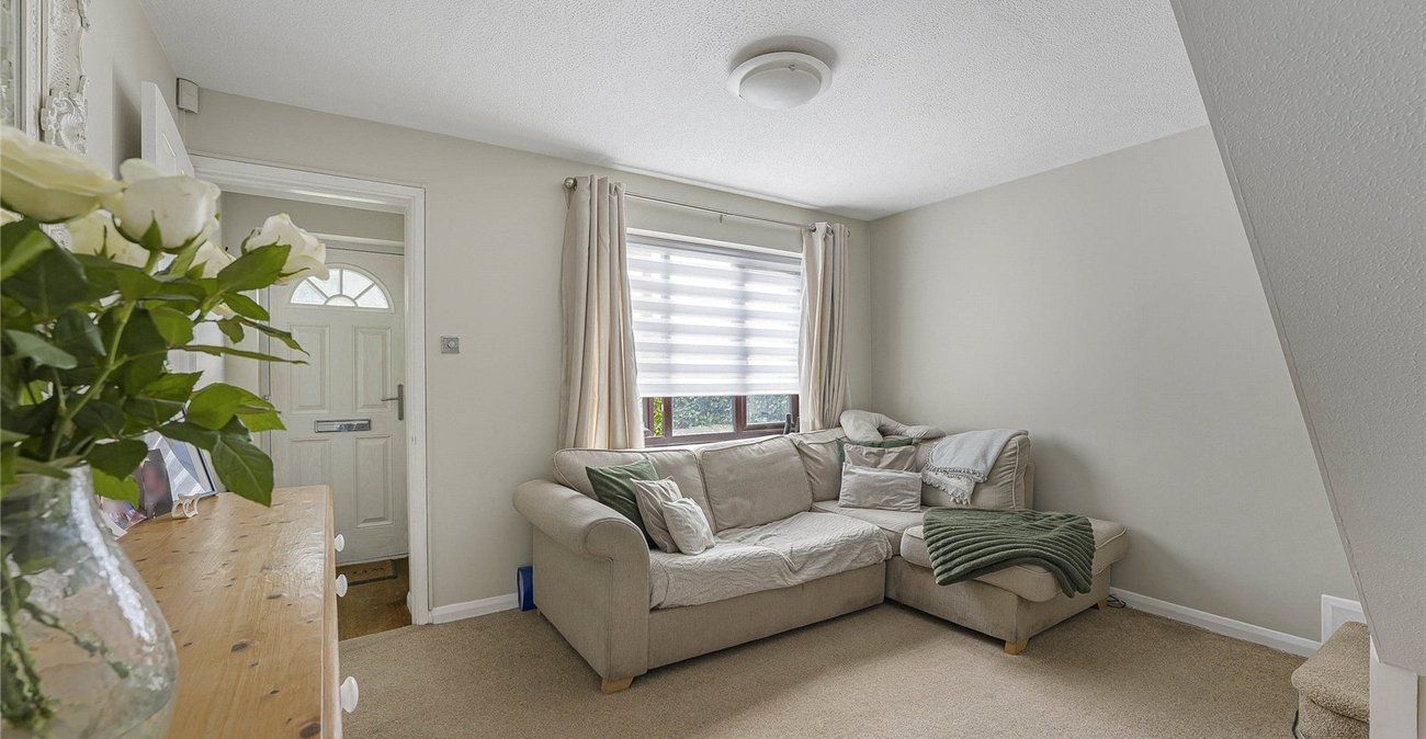 2 bedroom house for sale in Greenhithe | Robinson Jackson