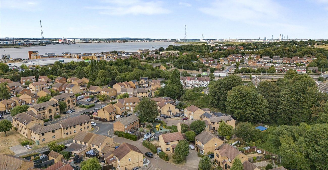 2 bedroom house for sale in Greenhithe | Robinson Jackson
