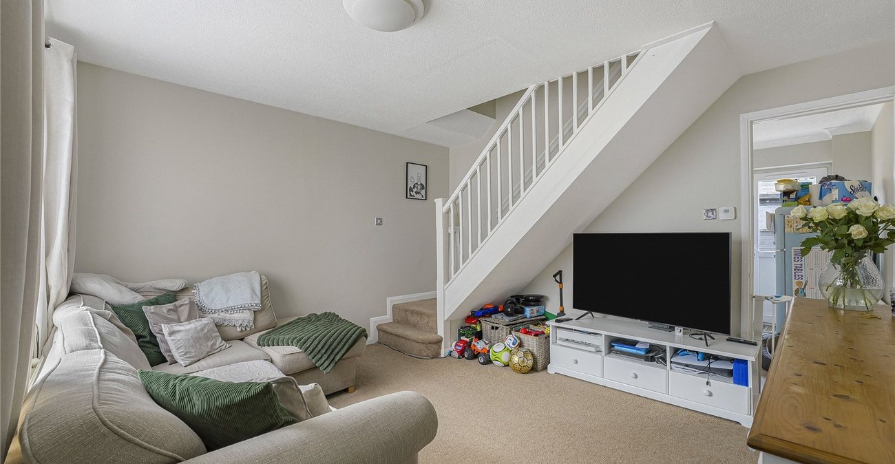 2 bedroom house for sale in Greenhithe | Robinson Jackson