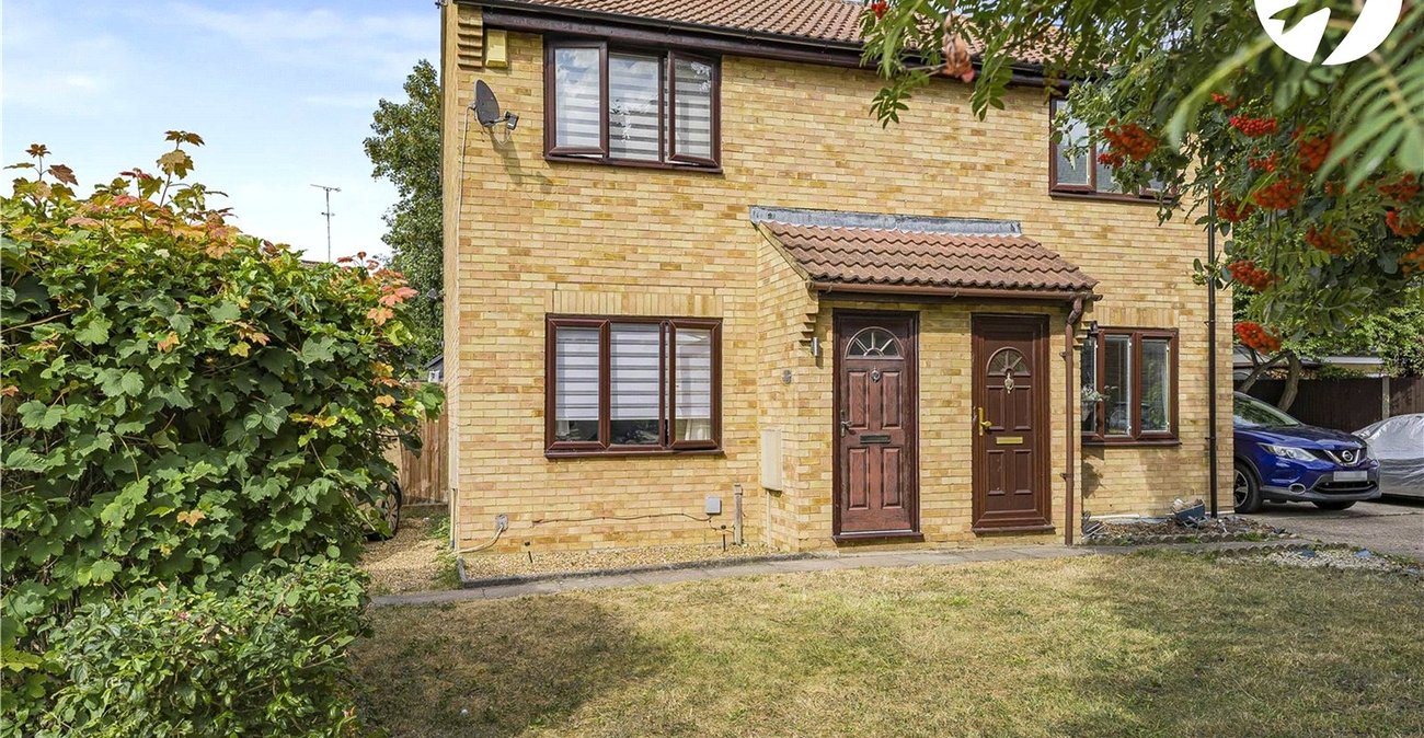 2 bedroom house for sale in Greenhithe | Robinson Jackson