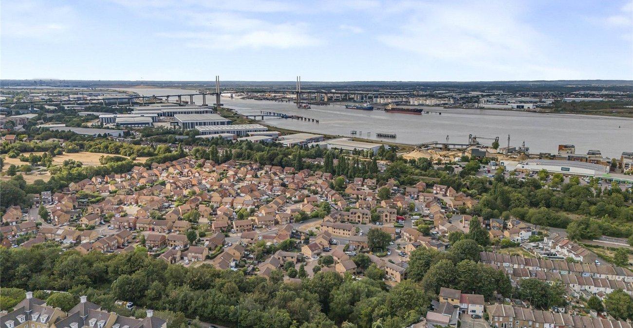 2 bedroom house for sale in Greenhithe | Robinson Jackson