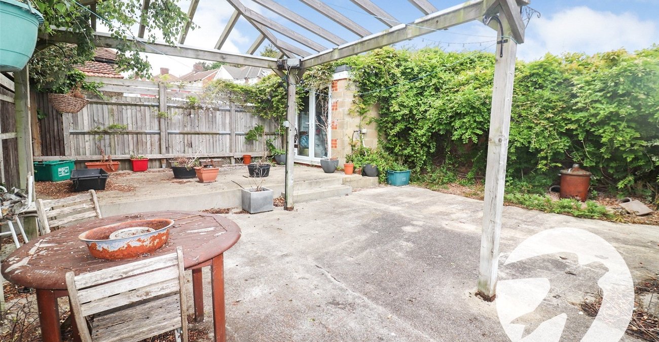 3 bedroom bungalow for sale in Bexleyheath | Robinson Jackson