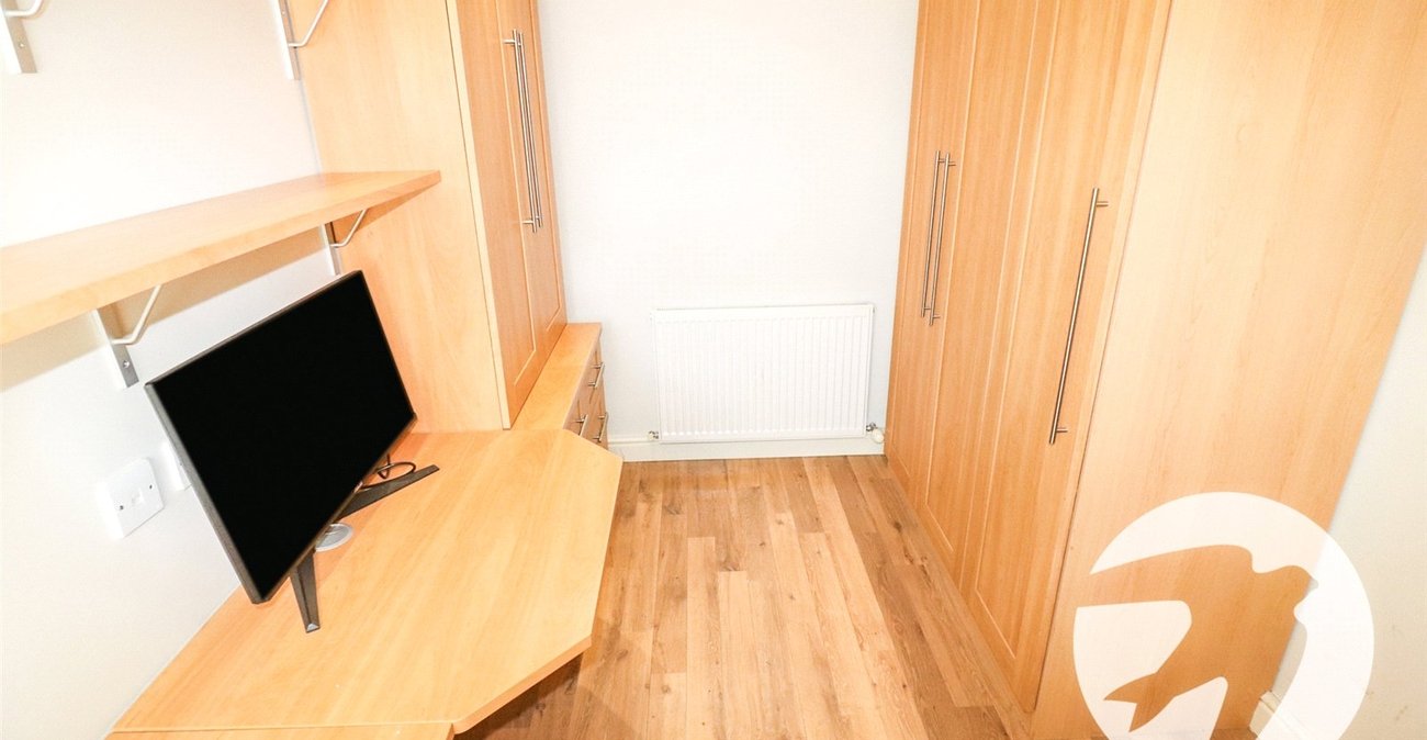 3 bedroom bungalow for sale in Bexleyheath | Robinson Jackson