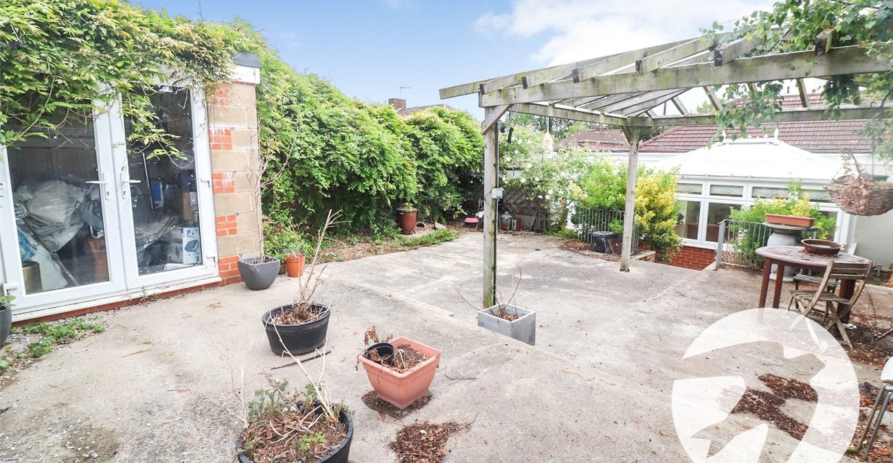 3 bedroom bungalow for sale in Bexleyheath | Robinson Jackson