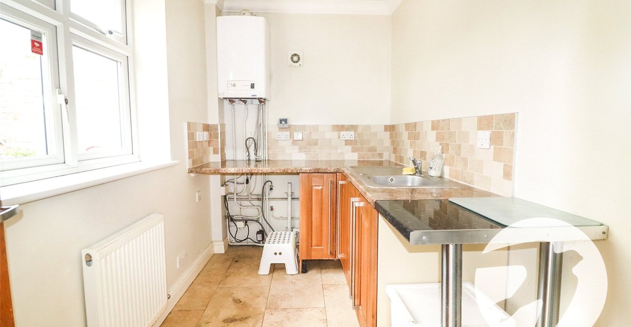 3 bedroom bungalow for sale in Bexleyheath | Robinson Jackson