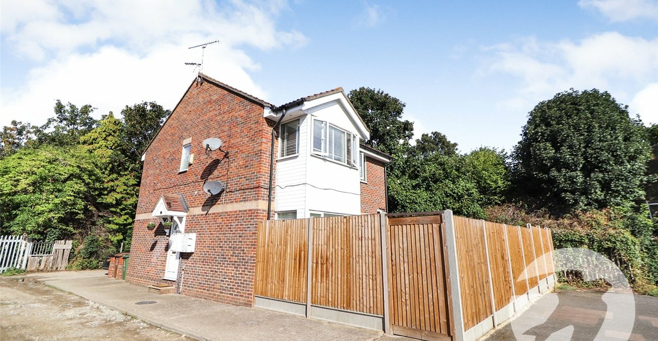 2 bedroom property for sale in Barnehurst | Robinson Jackson