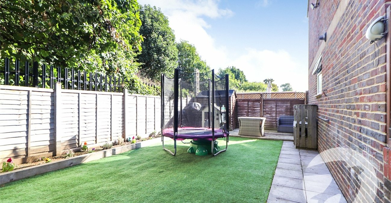 2 bedroom property for sale in Barnehurst | Robinson Jackson