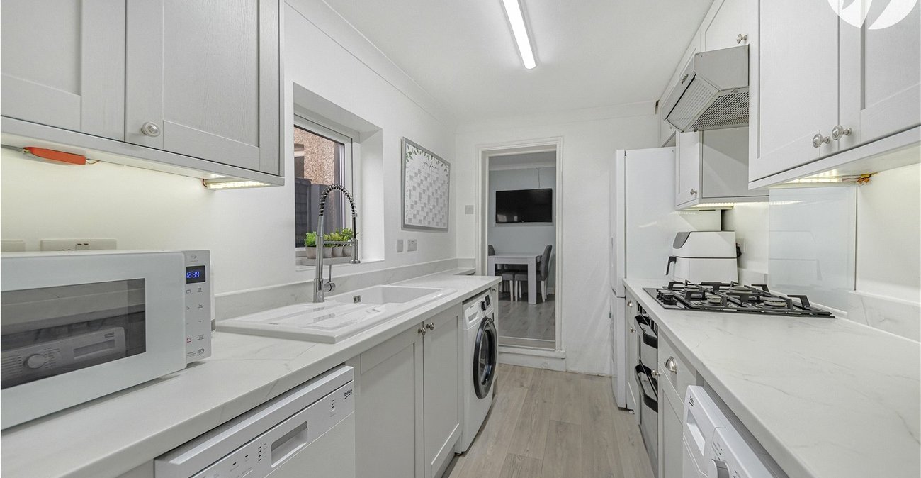 3 bedroom house for sale in Greenhithe | Robinson Jackson