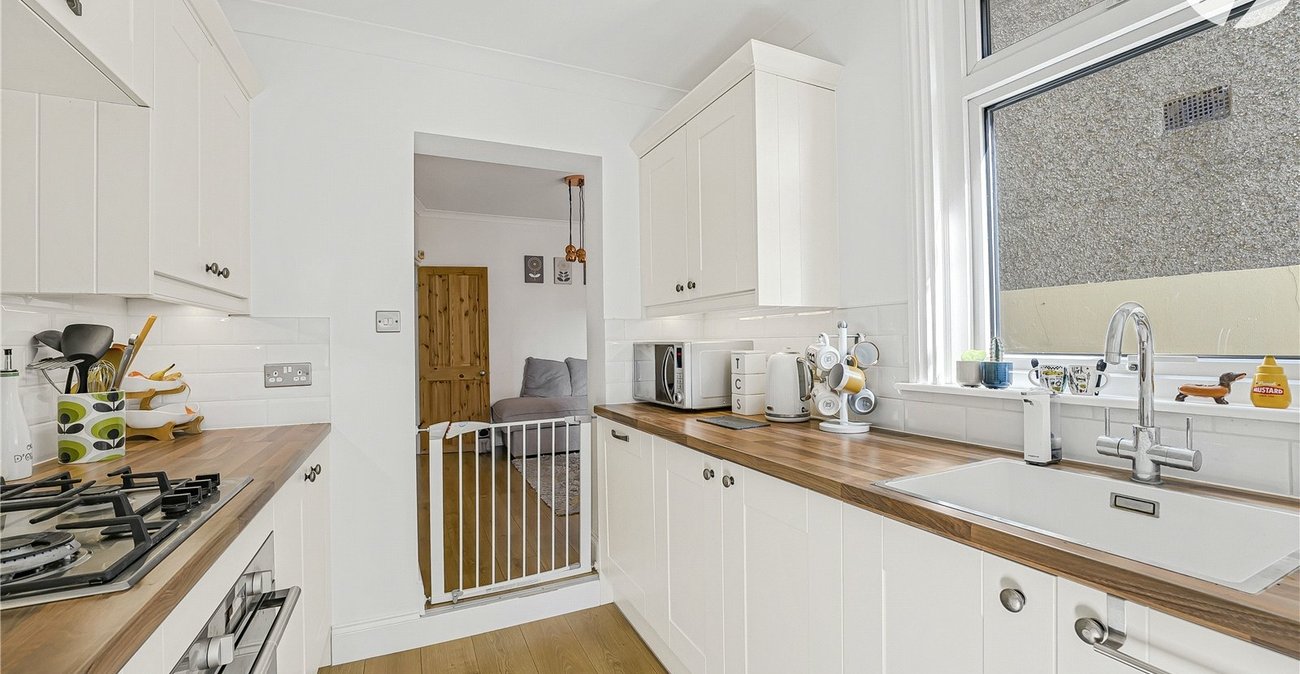 2 bedroom house for sale in Greenhithe | Robinson Jackson