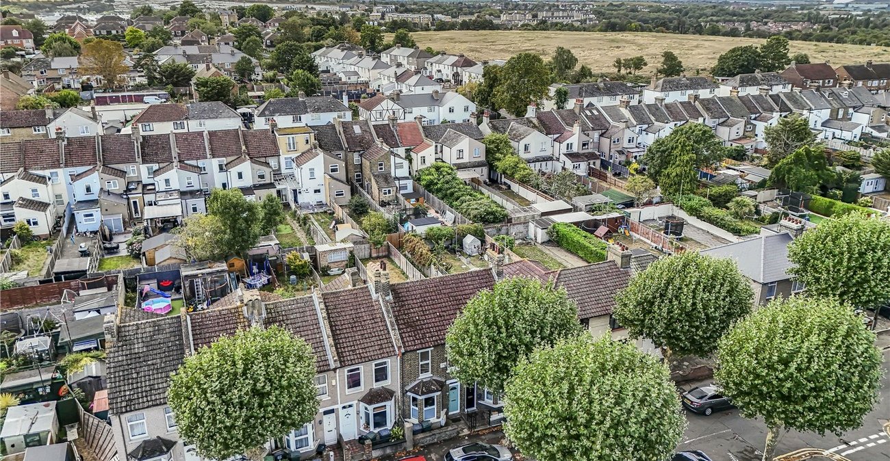 2 bedroom house for sale in Greenhithe | Robinson Jackson