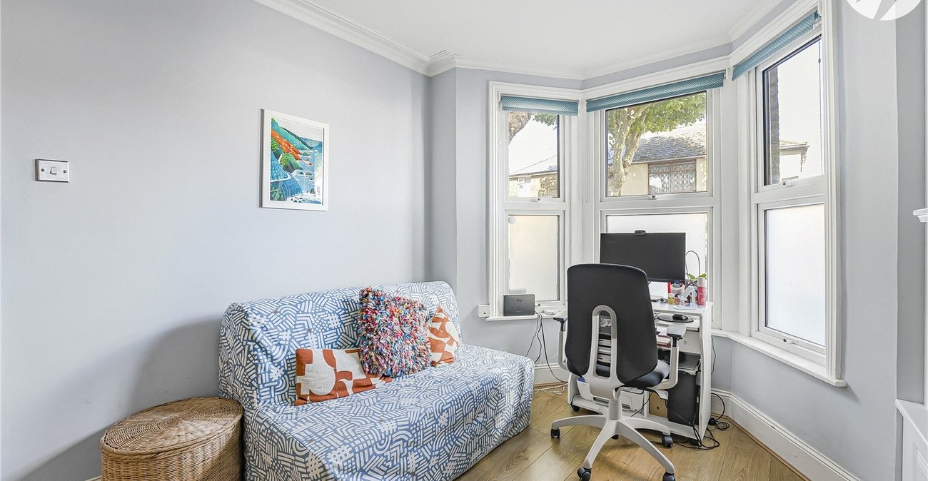 2 bedroom house for sale in Greenhithe | Robinson Jackson